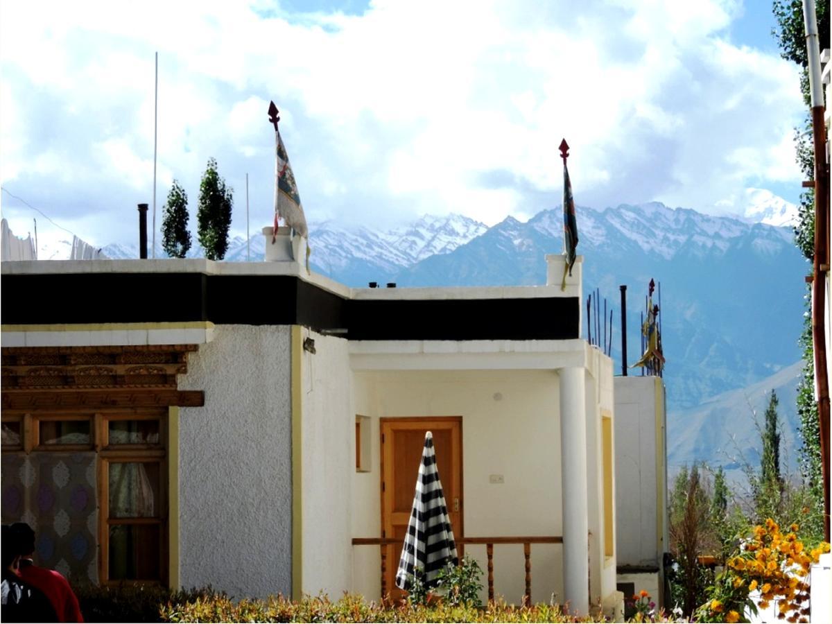 Hotel Ladakh Heaven Leh Exteriör bild